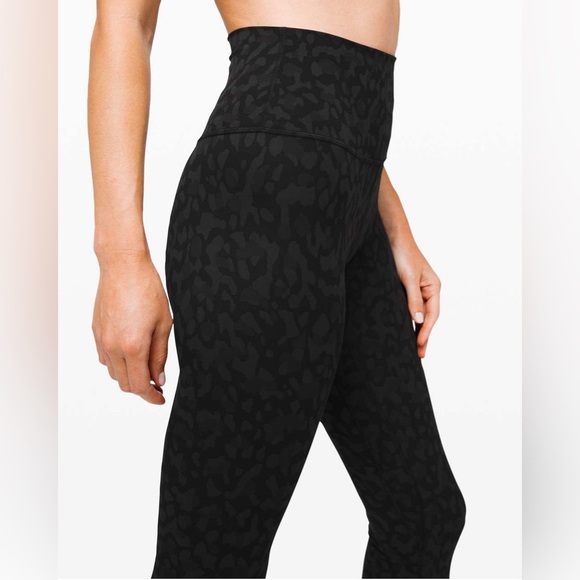 Lululemon Align Crop 21" in Camo Deep Coal Multi Size 4 - Picture 3 of 9
